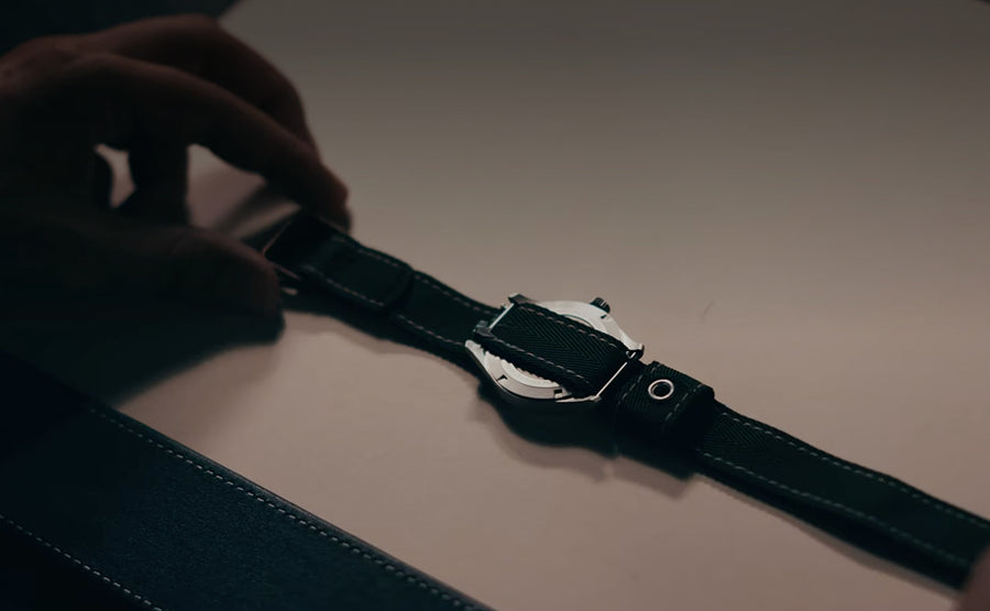 How to mount a Zulu Alpha strap